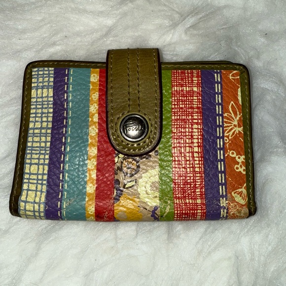 Vintage Pattern Fossil Wallet - Picture 1 of 6